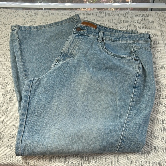 Lee Jeans One True Fit Light Blue Boot Leg Size 18P - Picture 1 of 8